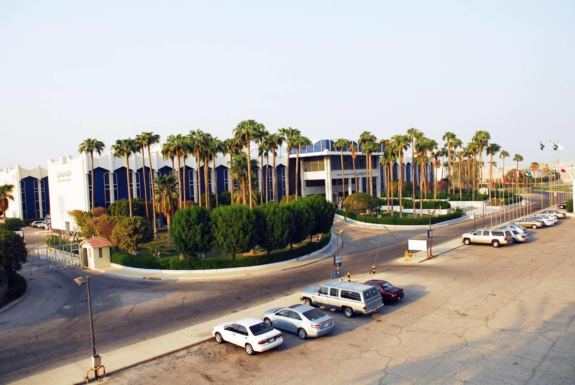 Hotel Dhahran International Exterior foto