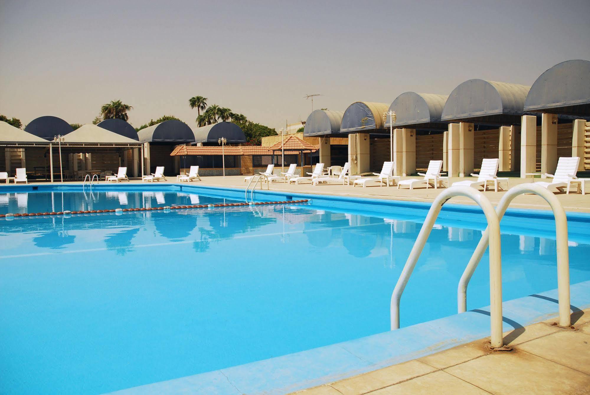 Hotel Dhahran International Exterior foto